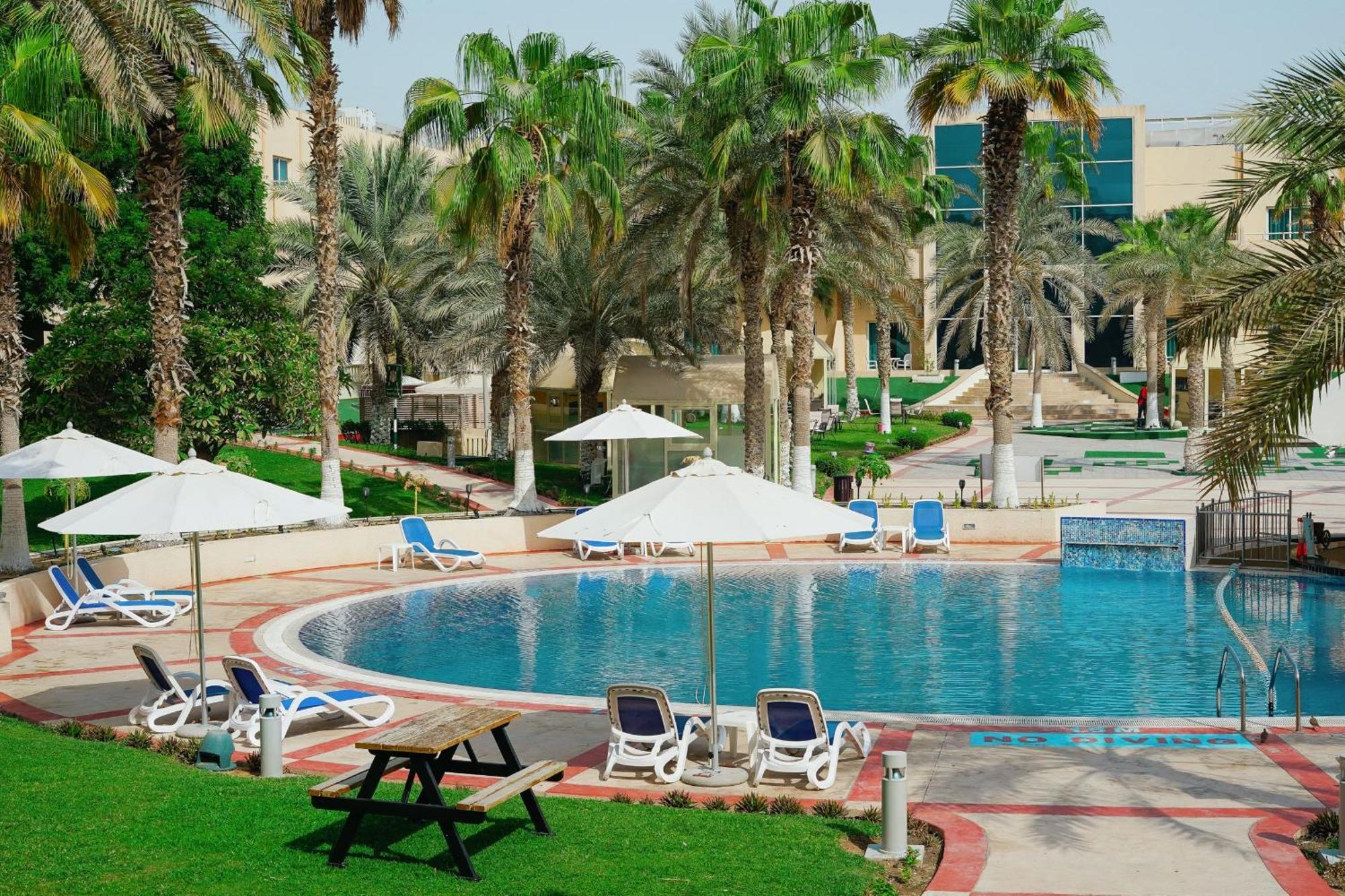 Metropolitan Al Mafraq Hotel Abú Dhabí Exteriér fotografie