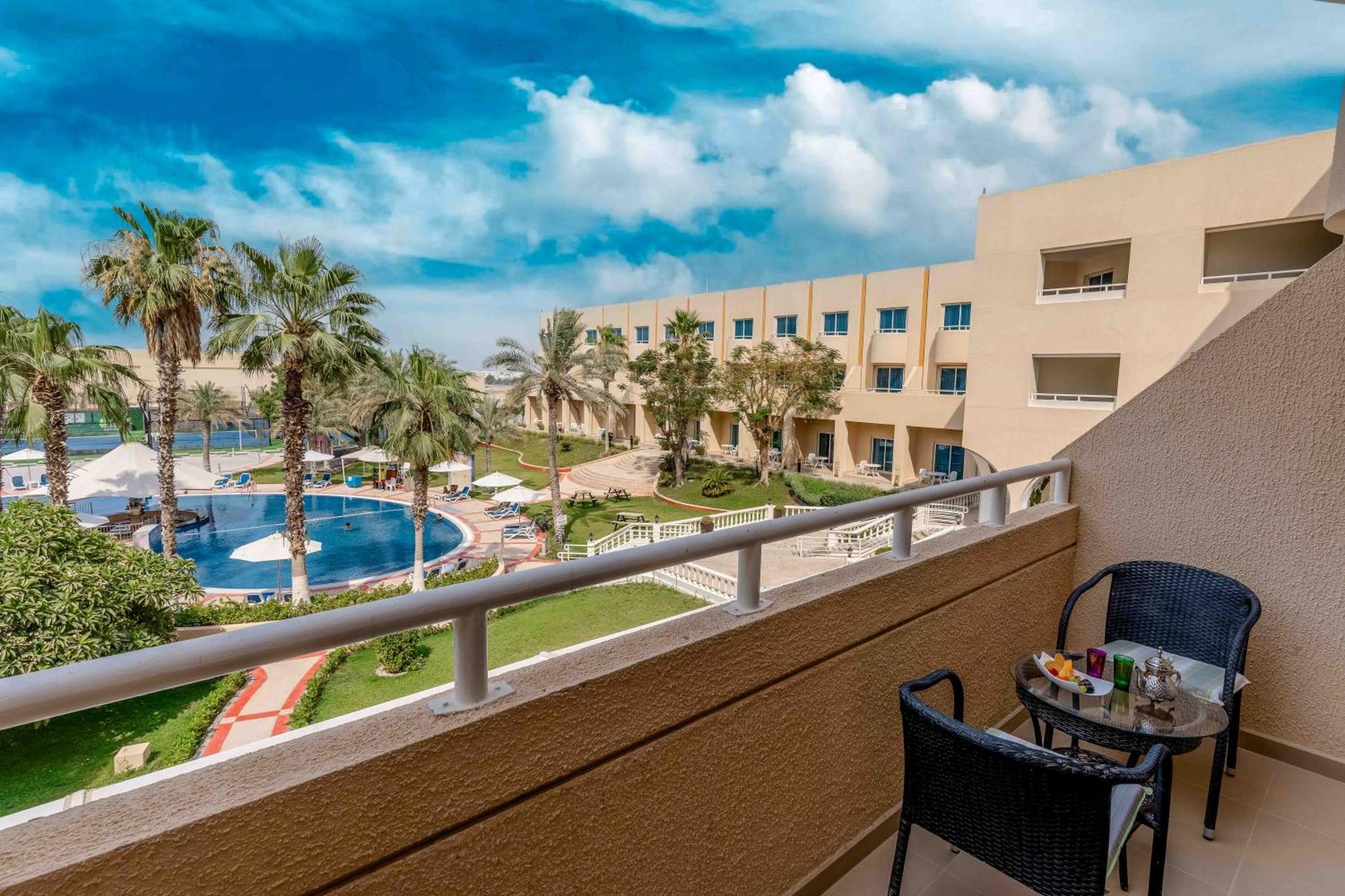 Metropolitan Al Mafraq Hotel Abú Dhabí Exteriér fotografie