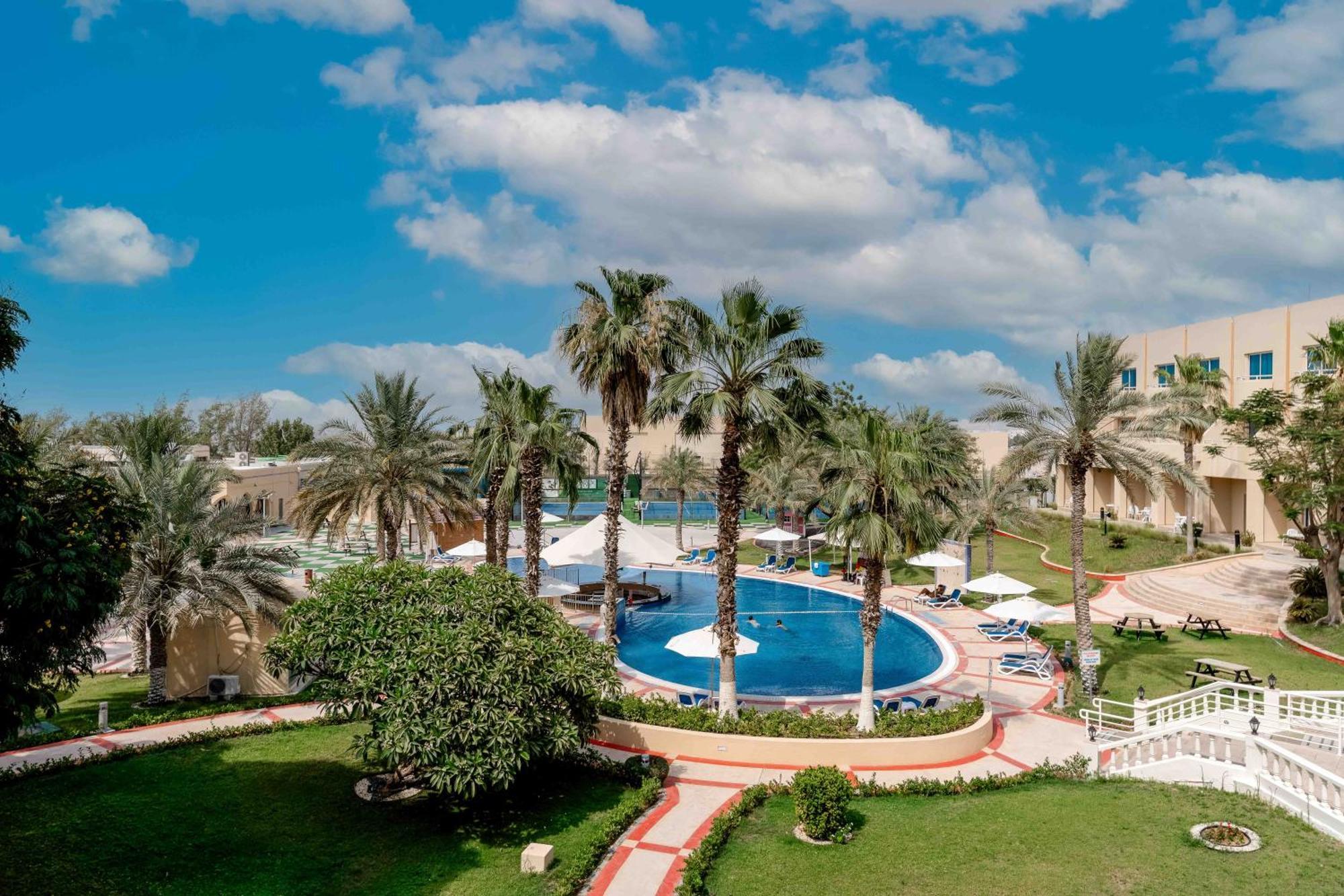 Metropolitan Al Mafraq Hotel Abú Dhabí Exteriér fotografie
