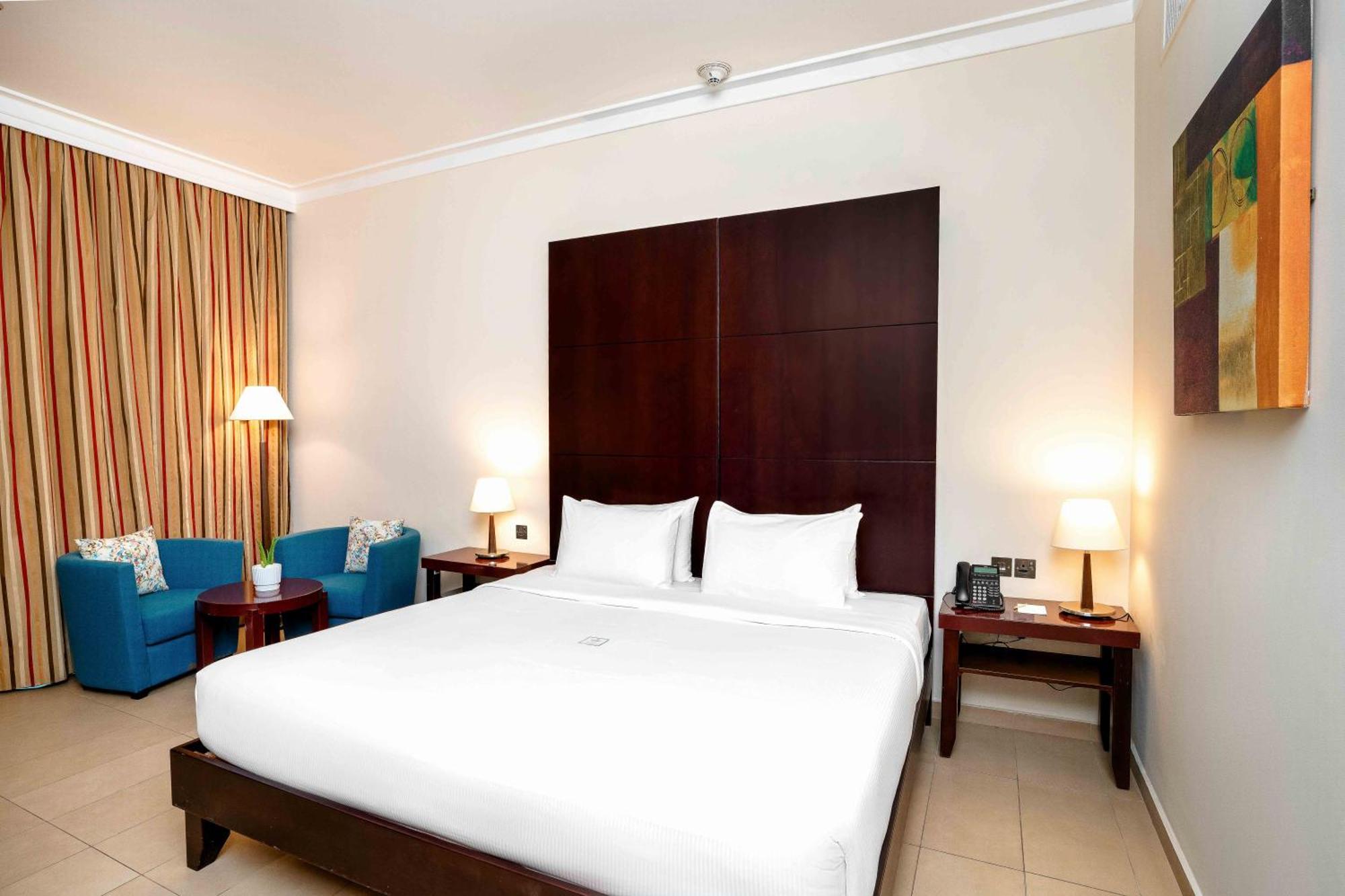 Metropolitan Al Mafraq Hotel Abú Dhabí Exteriér fotografie