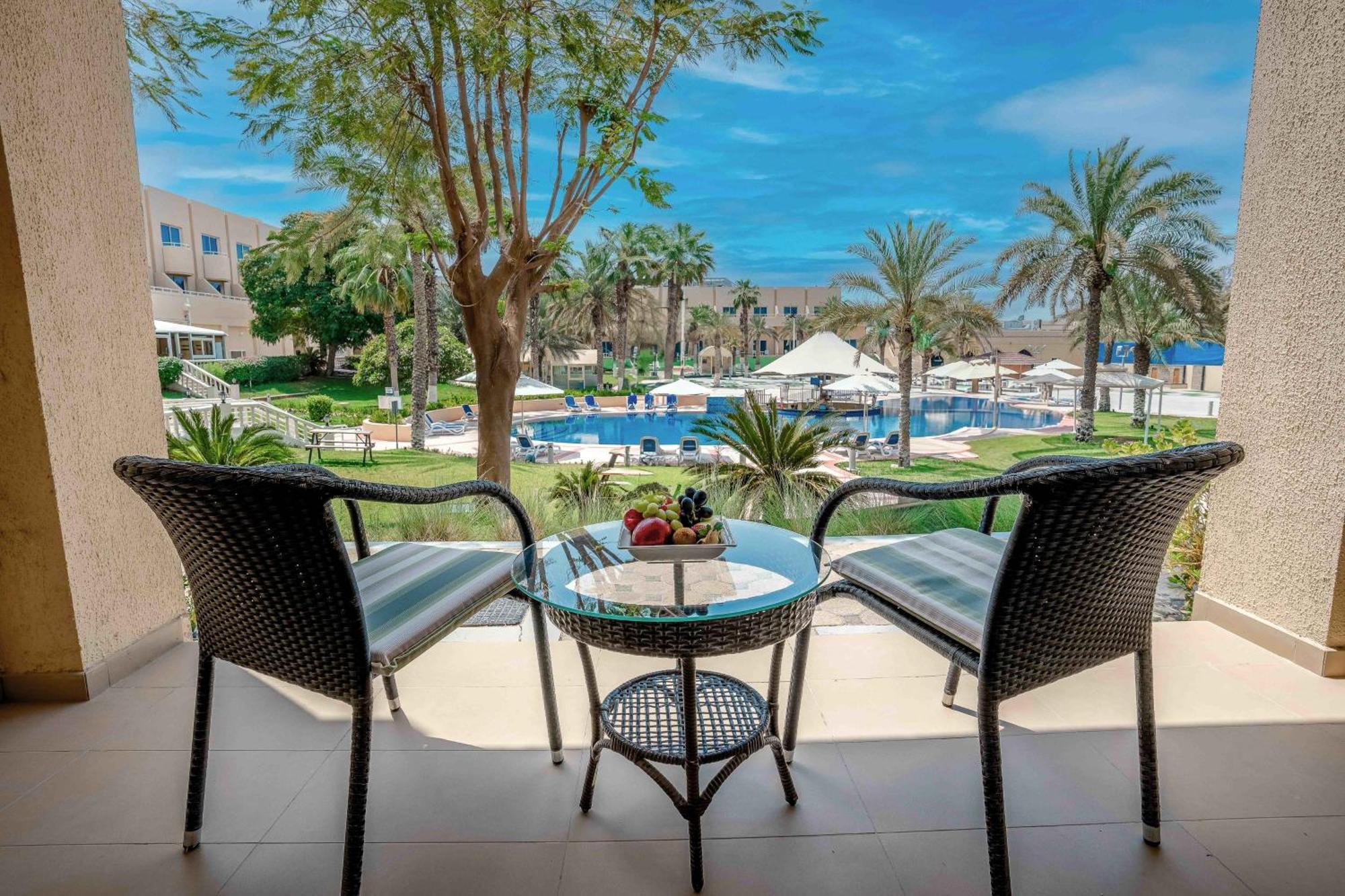 Metropolitan Al Mafraq Hotel Abú Dhabí Exteriér fotografie