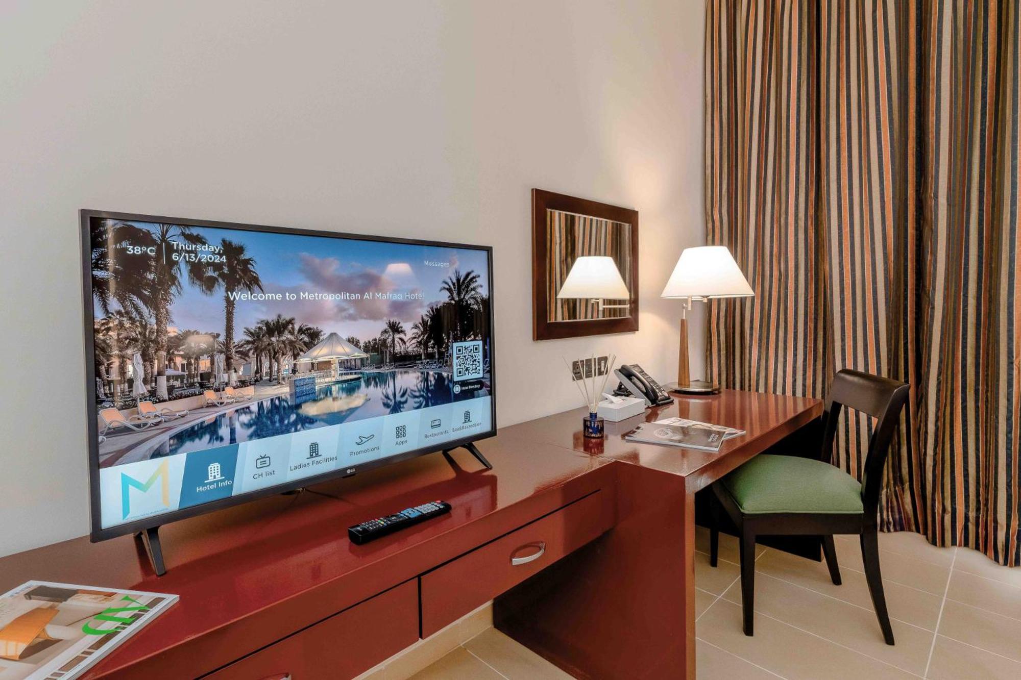 Metropolitan Al Mafraq Hotel Abú Dhabí Exteriér fotografie